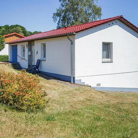 Three-bedroom Holiday In Oberaula-olberode